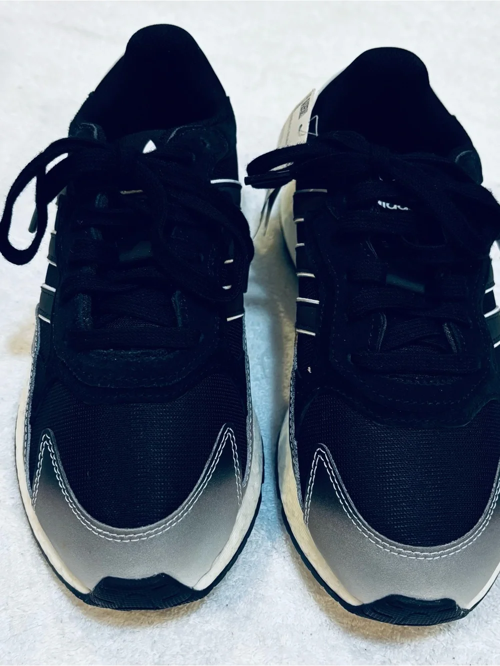 adidas comfortable sneakers